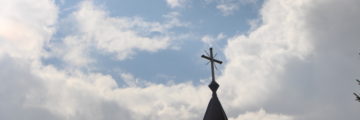Kaplica w Jamnem  wiosną